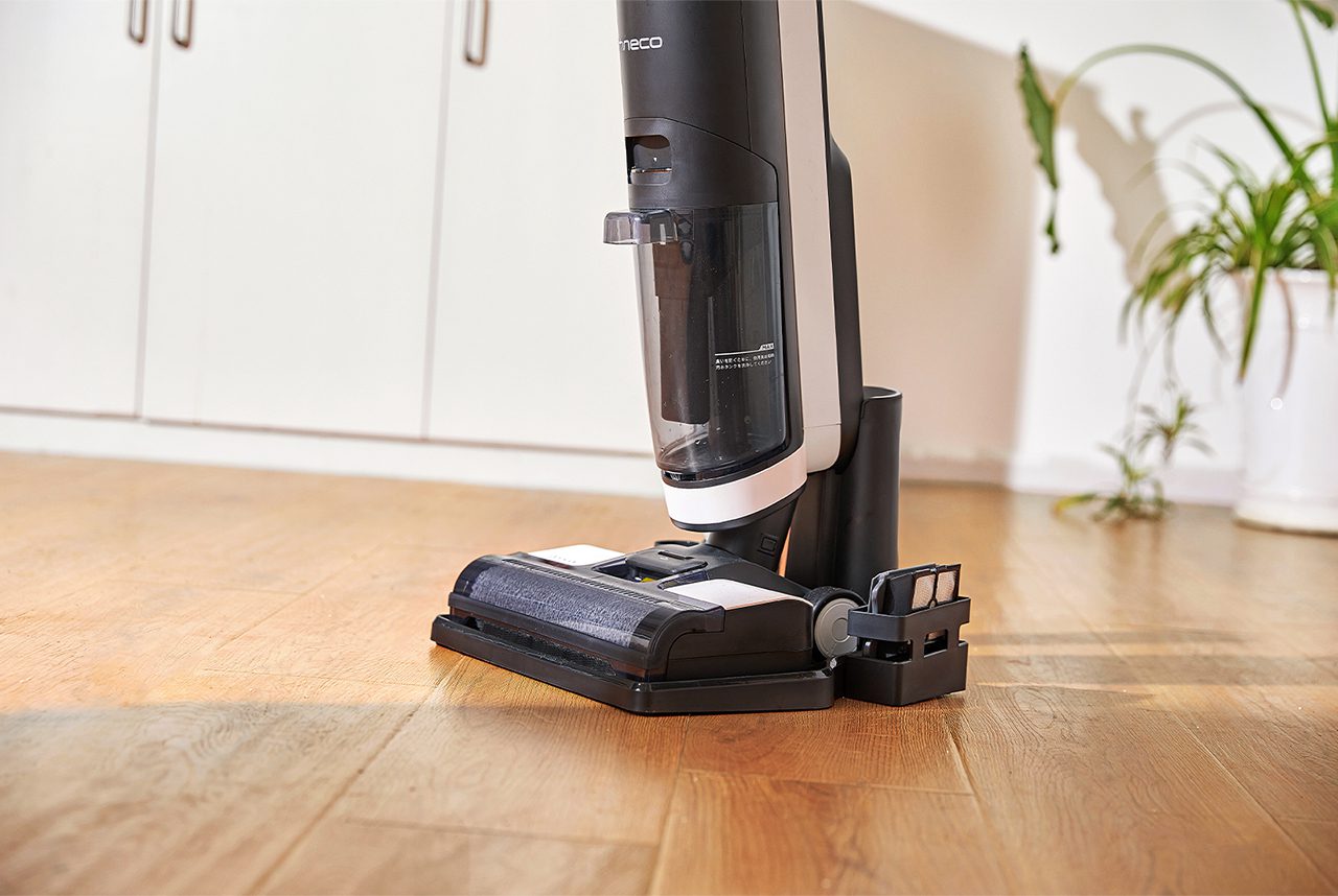 Tineco S3 tự động làm sạch chỉ với một nút bấm