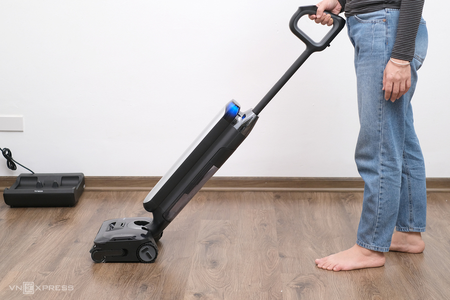 CEO Tineco: Máy lau sàn khô ướt sẽ trở thành thiết bị thiết yếu như máy giặt trong mỗi gia đình Ecovacs Công nghệ con lăn cuộn rửa nước sạch liên tục là tương lai của làm sạch sàn