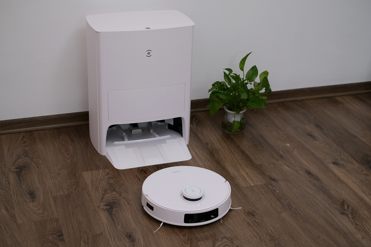 Deebot T20e Omni - robot hút và lau tự động 'thực dụng'