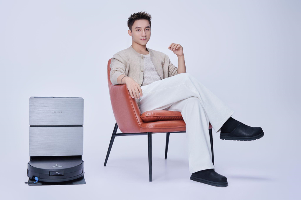 Sơn Tùng M-TP thể hiện tinh thần đổi mới sáng tạo của Ecovacs. Ảnh: Ecovacs