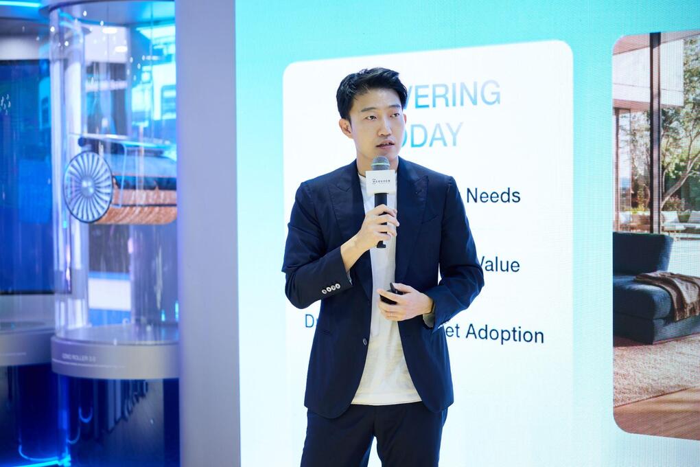 Ông David Qian, CEO Ecovacs Robotics, nói về chiến lược mở rộng nhiều ngành hàng và thị trường toàn cầu, đưa robot đến đông đảo người dùng tại IFA 2026. Ảnh: Ecovacs