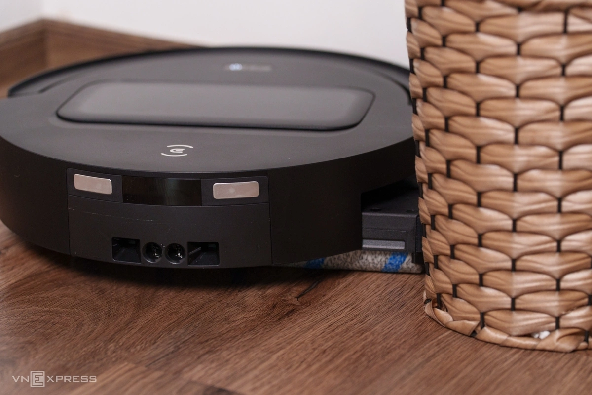 Ecovacs Deebot T80 Max Omni: Robot lau nhà con lăn mạnh nhất phân khúc tầm trung với lực hút 40.000Pa Ecovacs Chổi chính ZeroTangle với cấu trúc định hướng luồng khí chống rối tóc độc quyền